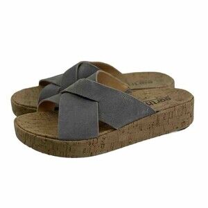 Earth Modena Women's Gray Suede Sandals